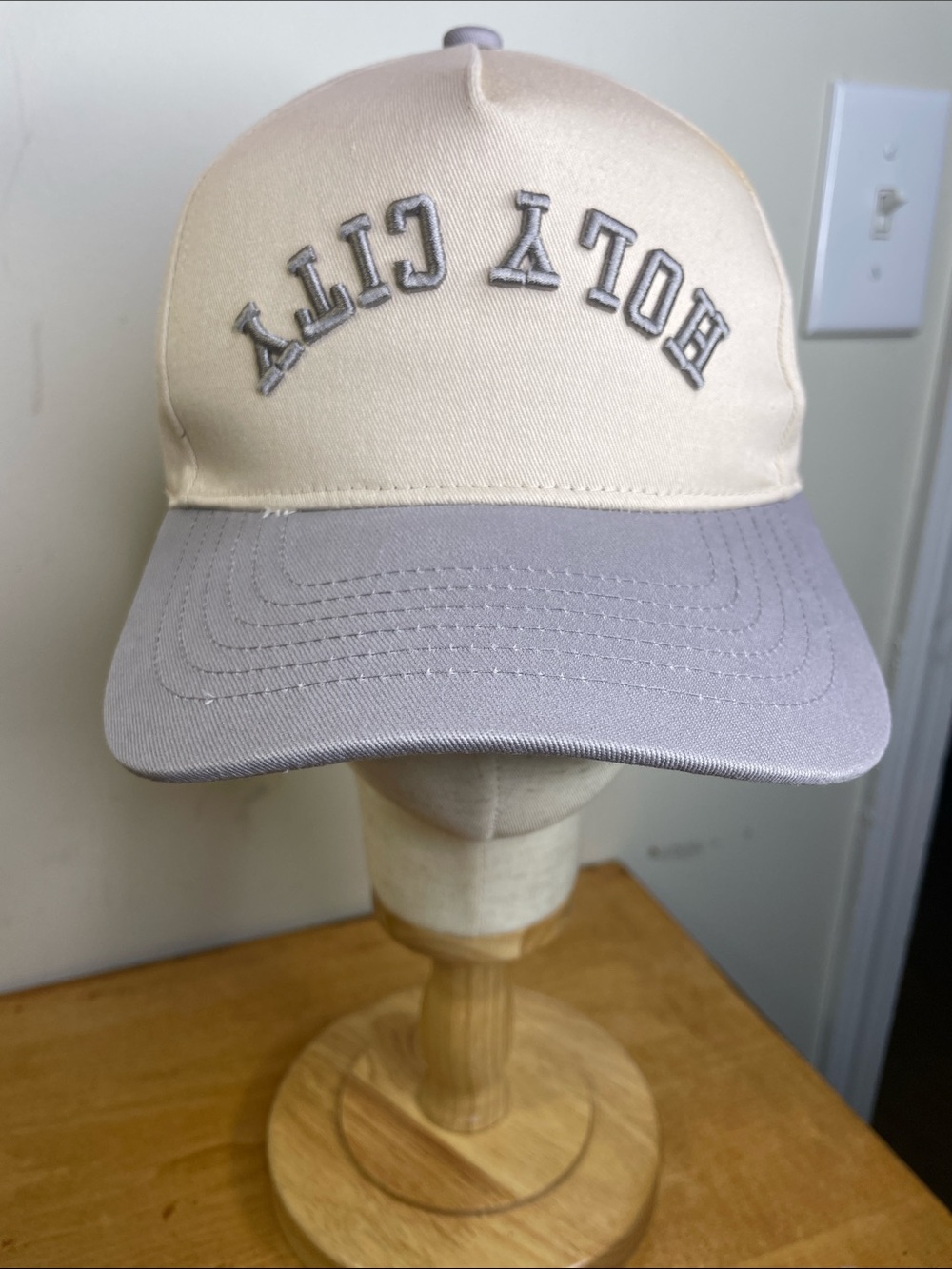 HOLY CITY Two-Tone Beige and Gray Baseball Cap